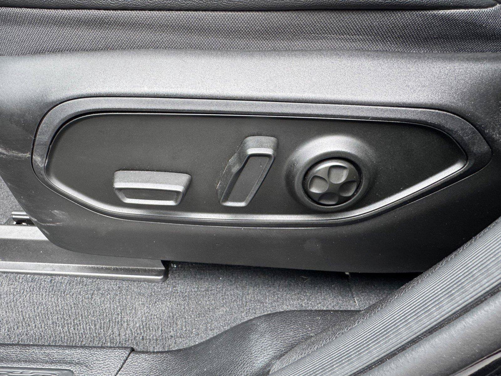 Used 2024 Jeep Grand Cherokee L Limited AWD/4WD image 24