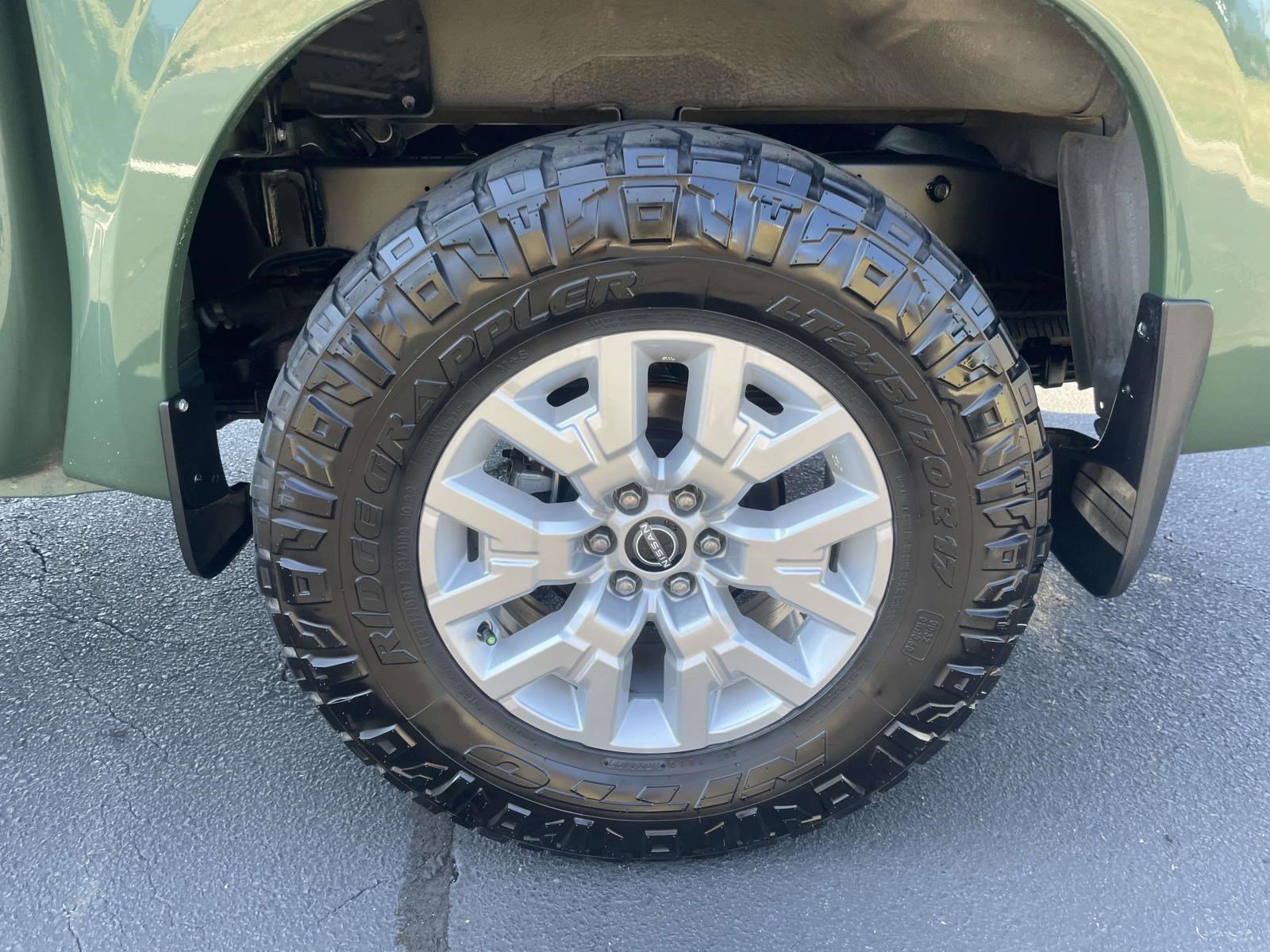 Used 2022 Nissan Frontier SV AWD/4WD image 7