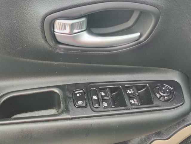 Used 2017 Jeep Renegade Limited w/ Advanced Technology Group image 11