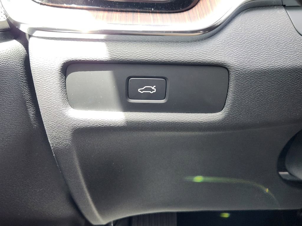 New 2026 Volvo V60 B5 Cross Country Plus w/ Climate Package image 12