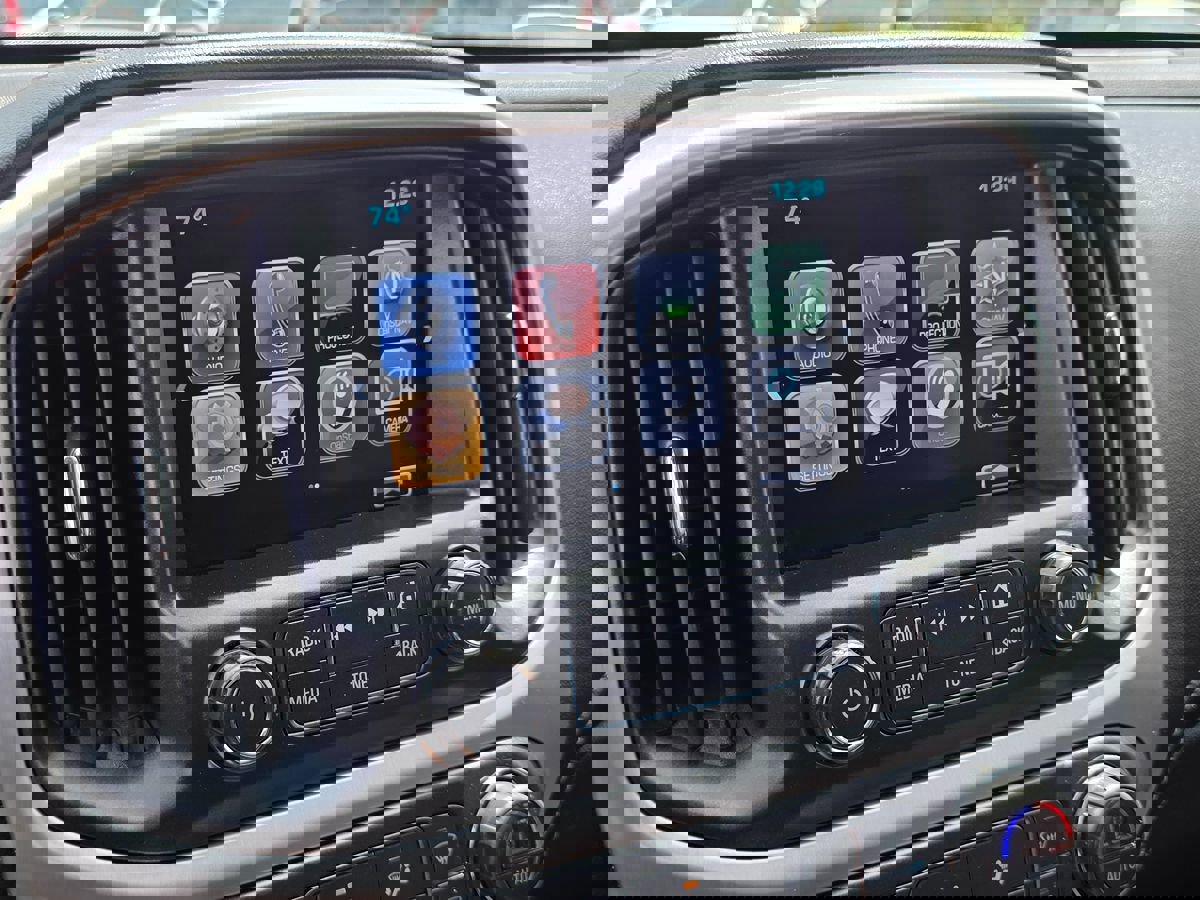 Used 2018 GMC Canyon SLE w/ SLE Convenience Package image 28