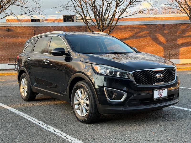 Used 2016 Kia Sorento LX image 4