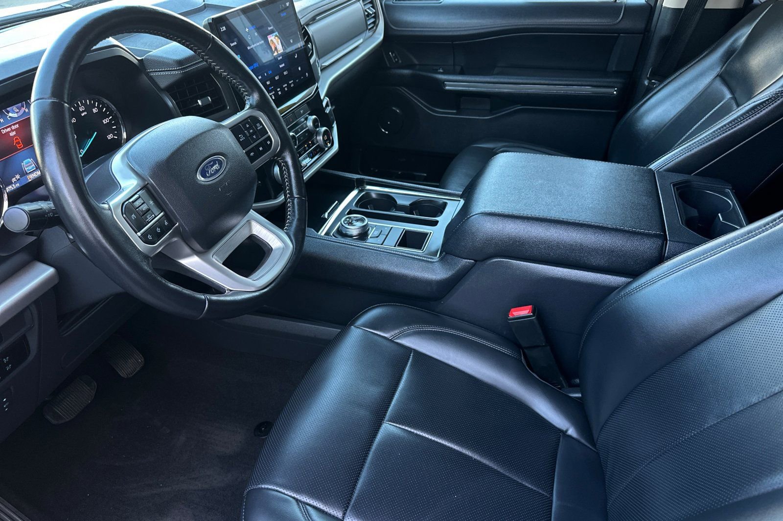 Certified 2024 Ford Expedition Max XLT image 9