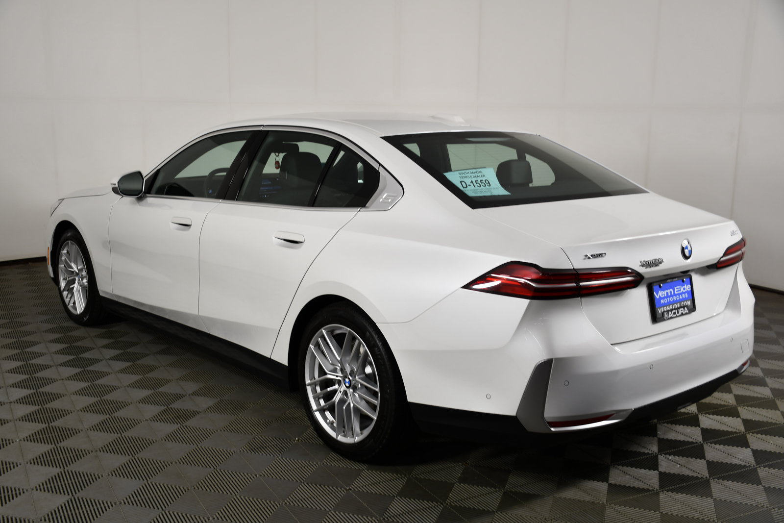 Used 2025 BMW 530i xDrive AWD/4WD image 8