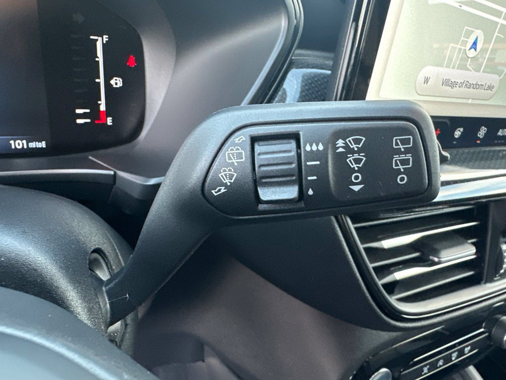 Used 2024 Ford Escape ST-Line w/ Tech Pack #1 AWD/4WD image 29