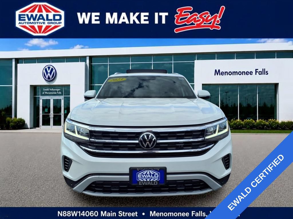 Used 2023 Volkswagen Atlas Cross Sport SEL AWD/4WD image 2