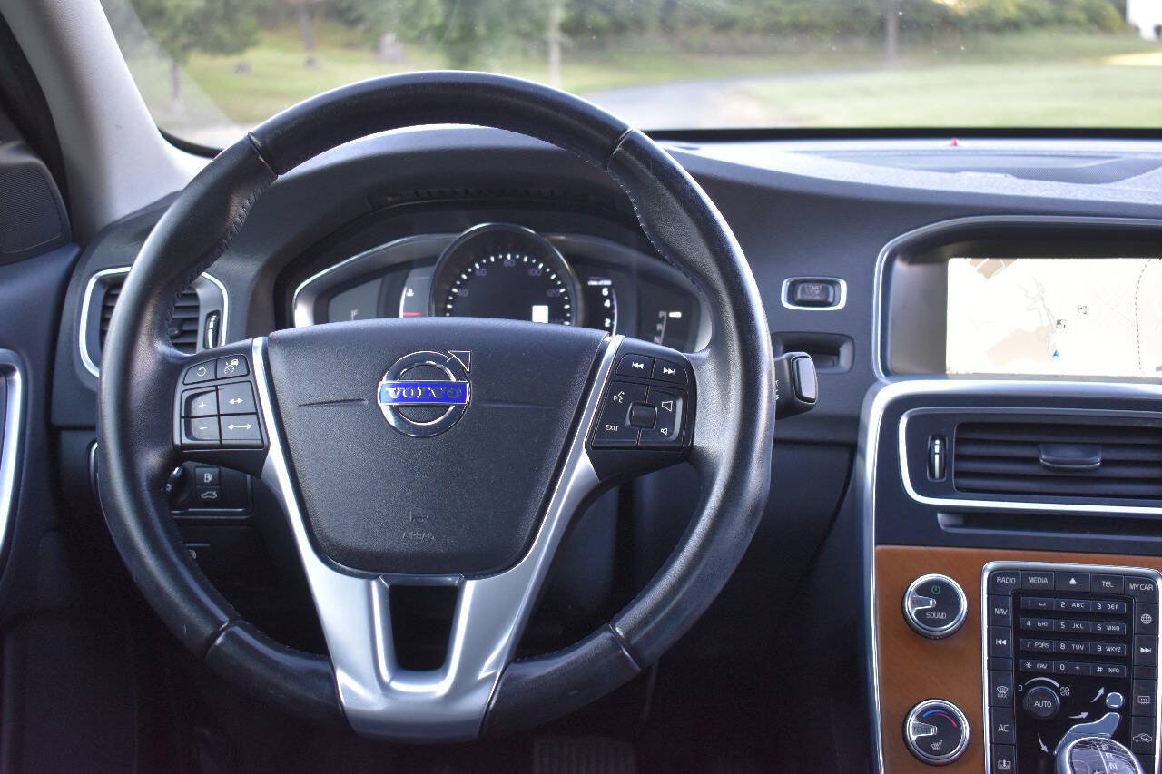 Used 2016 Volvo S60 T5 Inscription Platinum FWD image 22