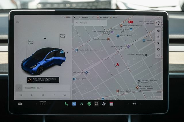 Used 2021 Tesla Model Y Long Range AWD/4WD image 16