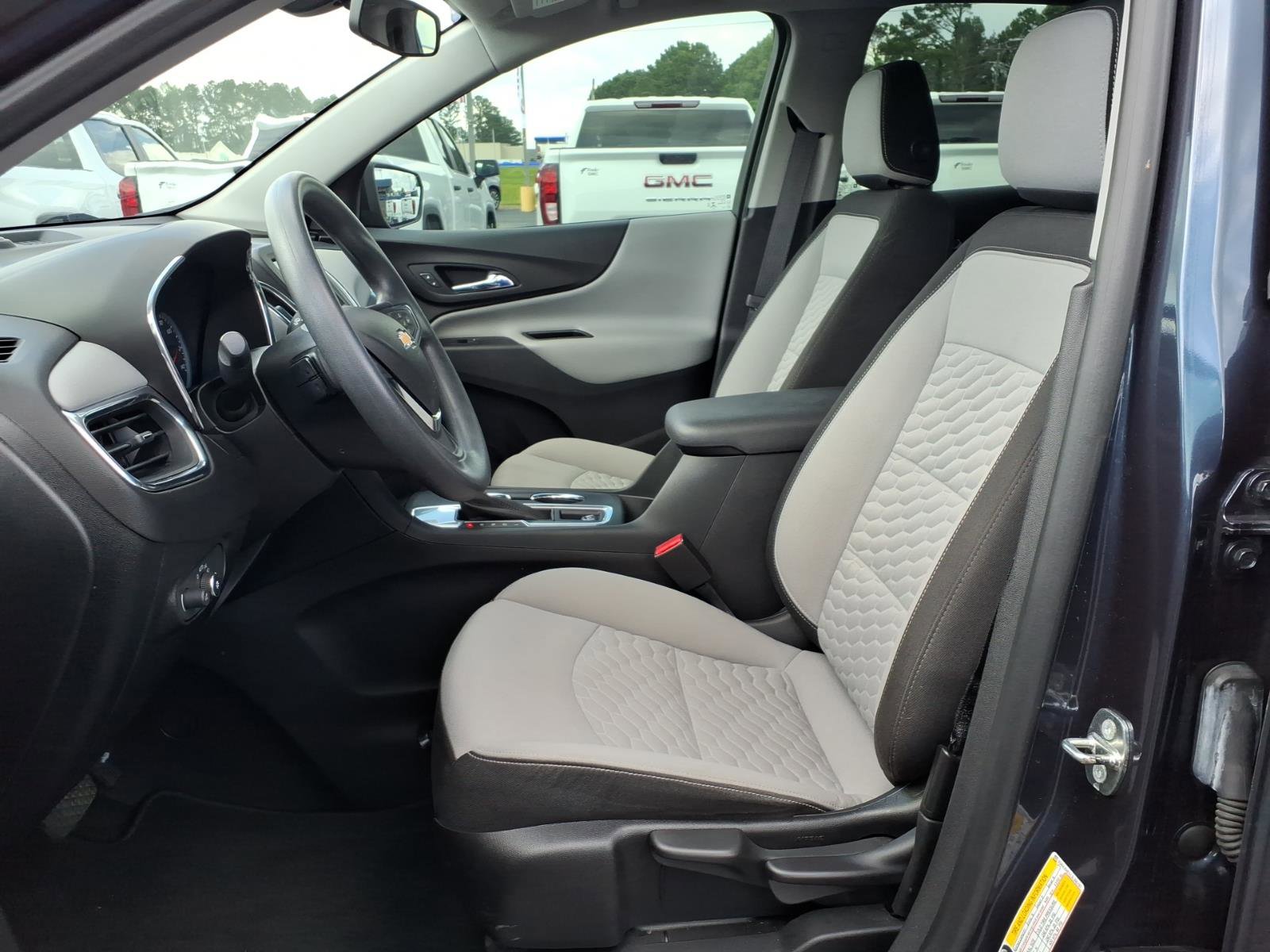 Used 2018 Chevrolet Equinox LS FWD image 19