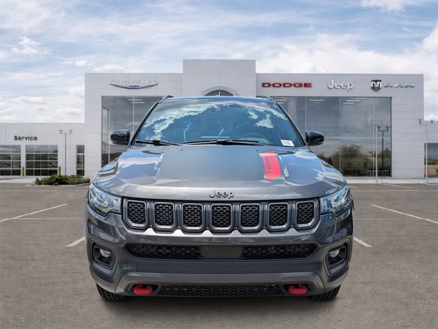 Certified 2023 Jeep Compass Trailhawk w/ Trailer Tow Group AWD/4WD image 6