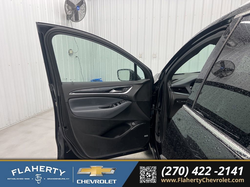 Used 2024 Buick Enclave Premium image 8