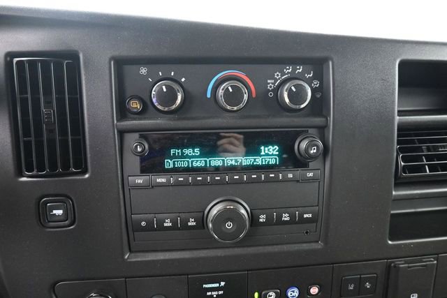 Used 2025 GMC Savana 2500 LT w/ LT Preferred Equipment Group RWD image 24