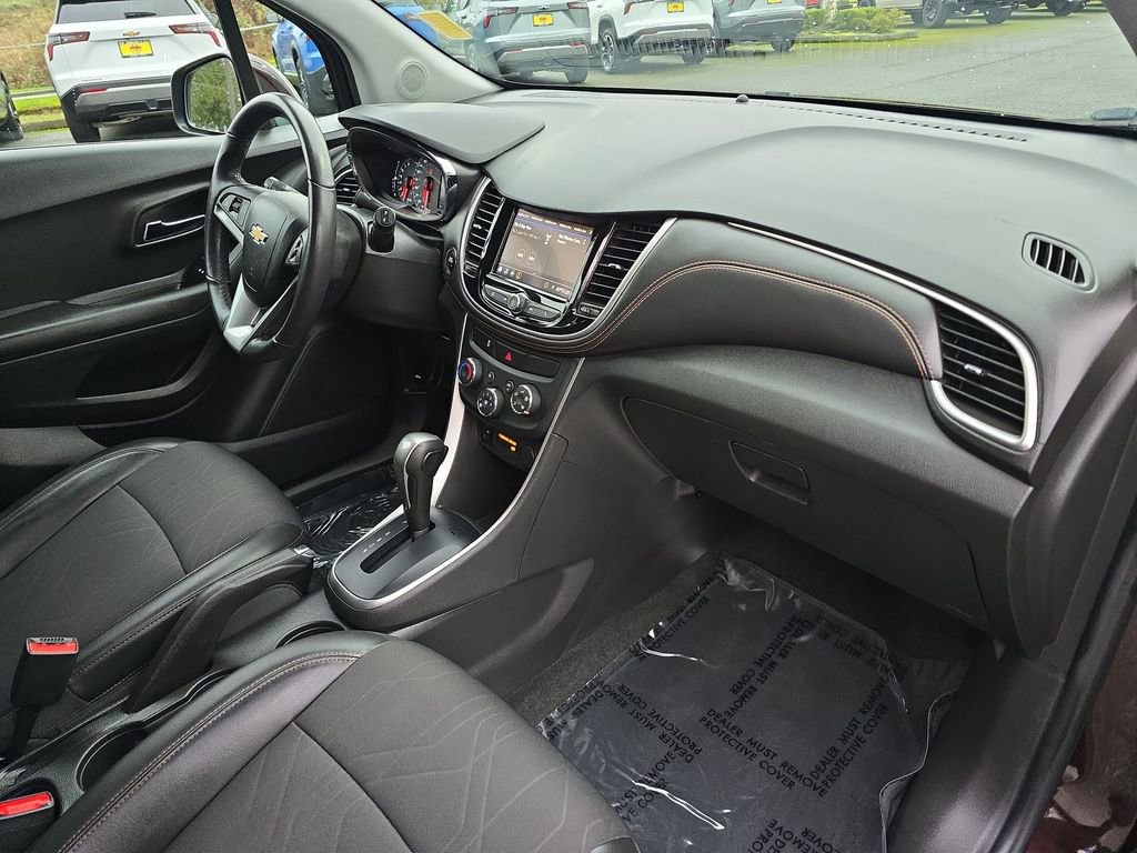 Certified 2022 Chevrolet Trax LT w/ LT Convenience Package image 30