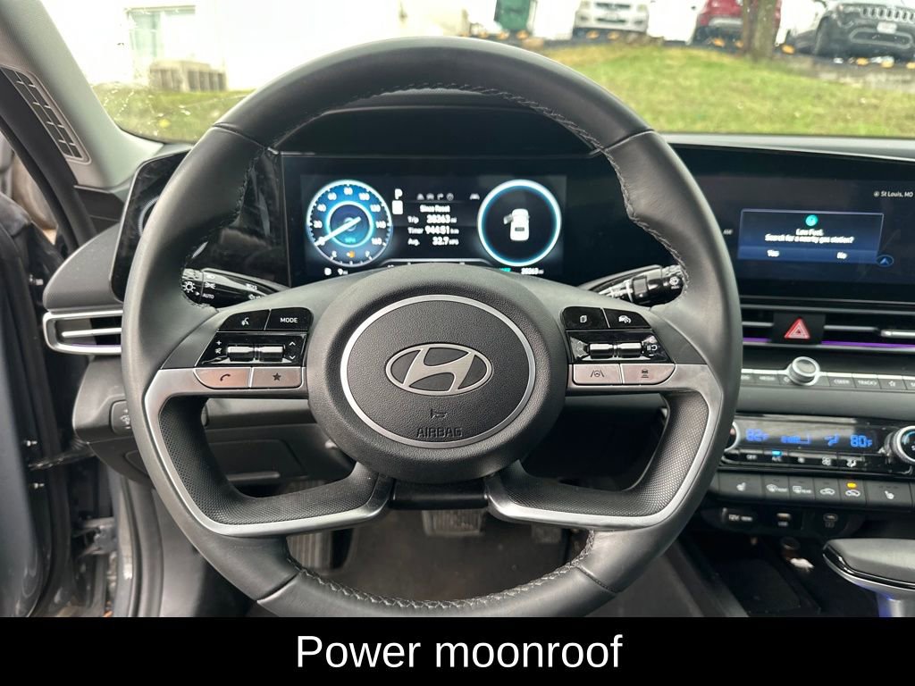 Used 2025 Hyundai Elantra Limited image 13