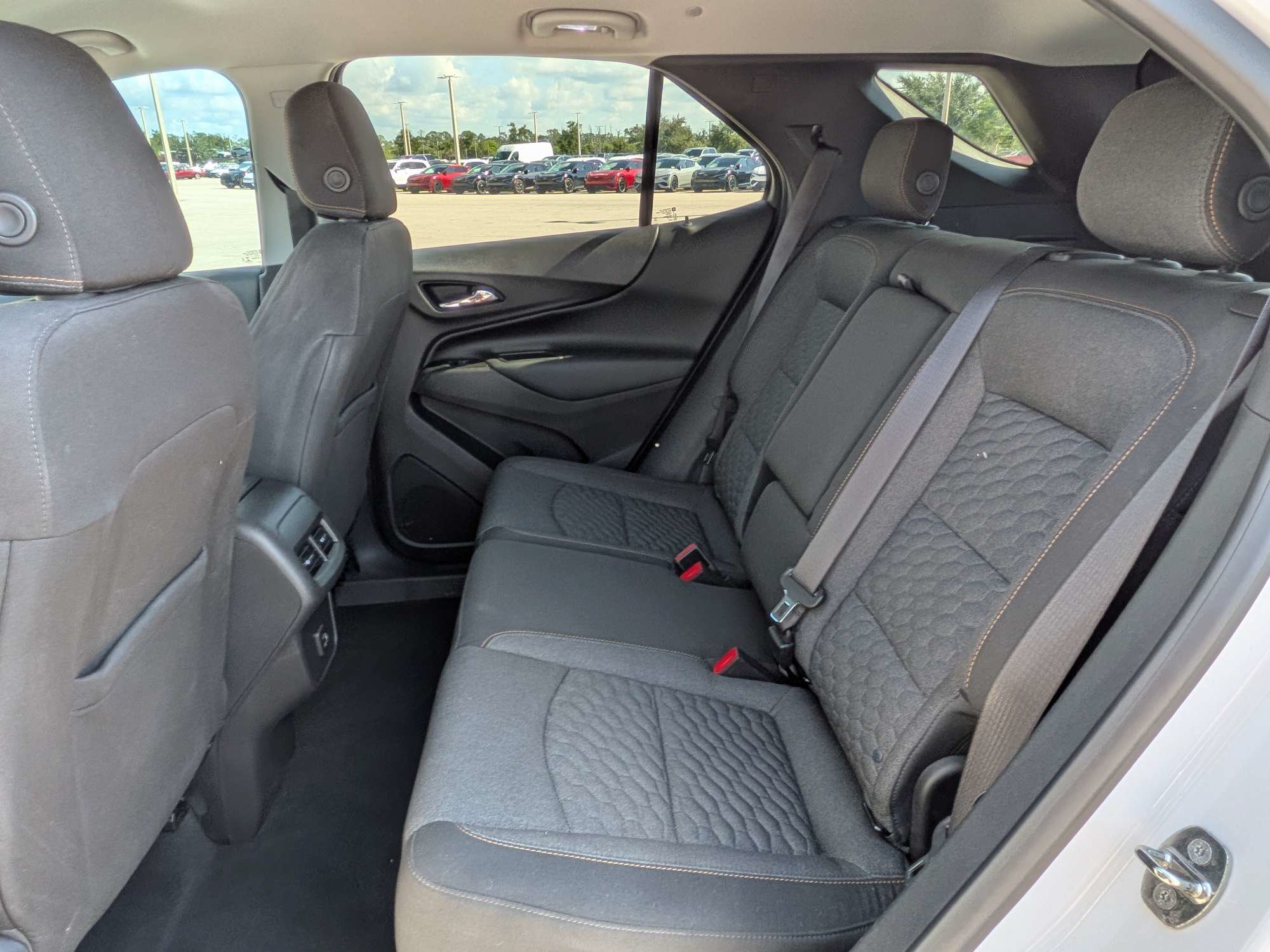 Used 2019 Chevrolet Equinox LT FWD image 17