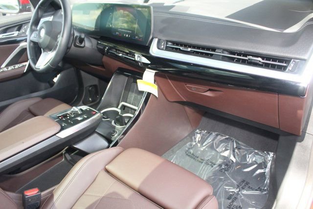 Used 2025 BMW X2 xDrive28i w/ Premium Package image 27