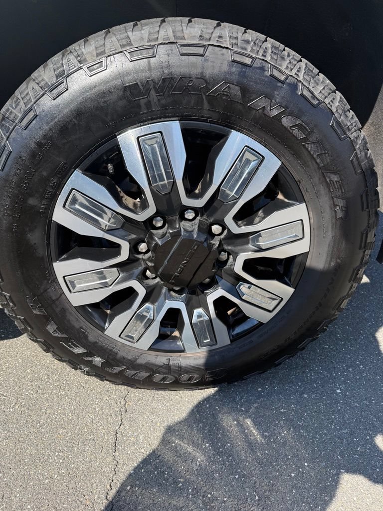 Used 2024 GMC Sierra 2500 Denali w/ Denali Reserve Package AWD/4WD image 25