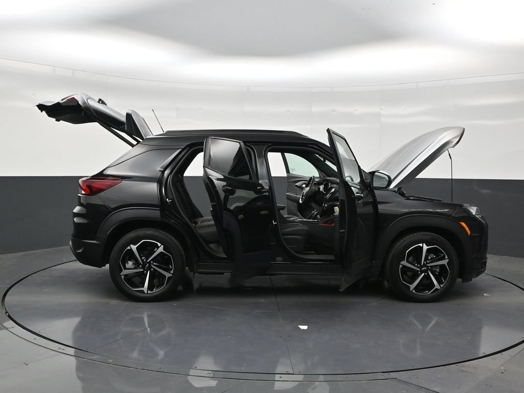 Used 2023 Chevrolet TrailBlazer RS w/ Sun and Liftgate Package FWD image 28