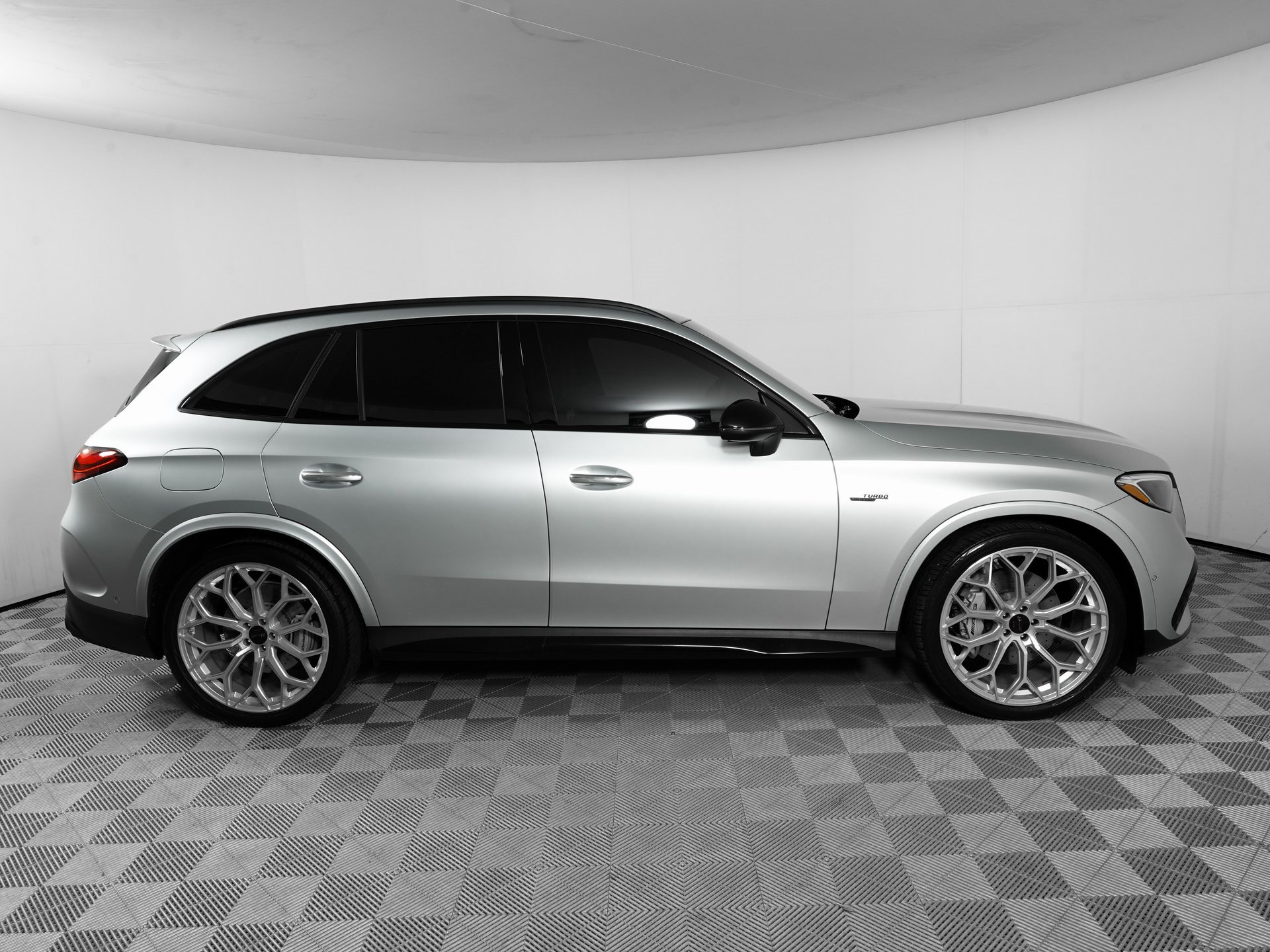 Used 2024 Mercedes-Benz GLC 43 AMG 4MATIC image 4