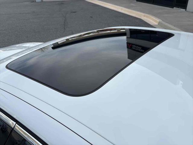 Used 2023 BMW 530i xDrive i xDrive w/ Premium Package image 13