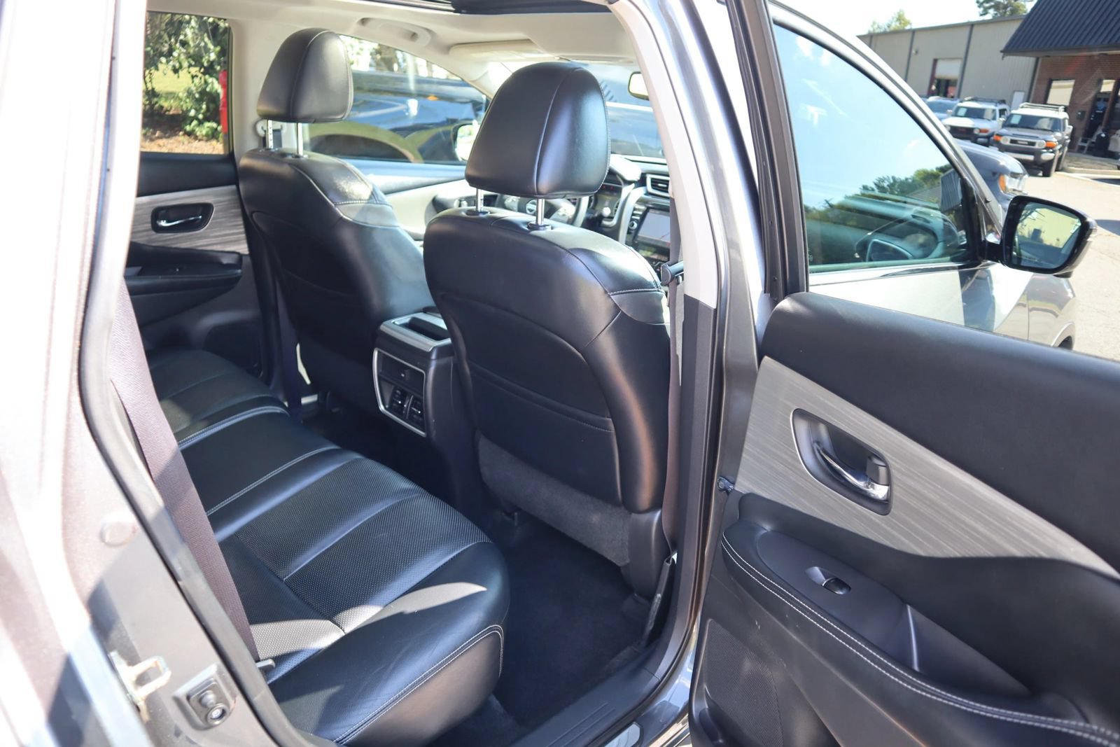 Used 2015 Nissan Murano SL w/ SL Technology Package FWD image 19