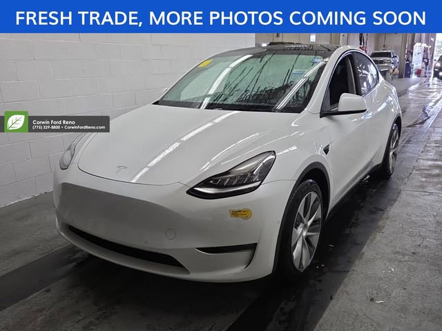 Used 2022 Tesla Model Y Long Range image 3