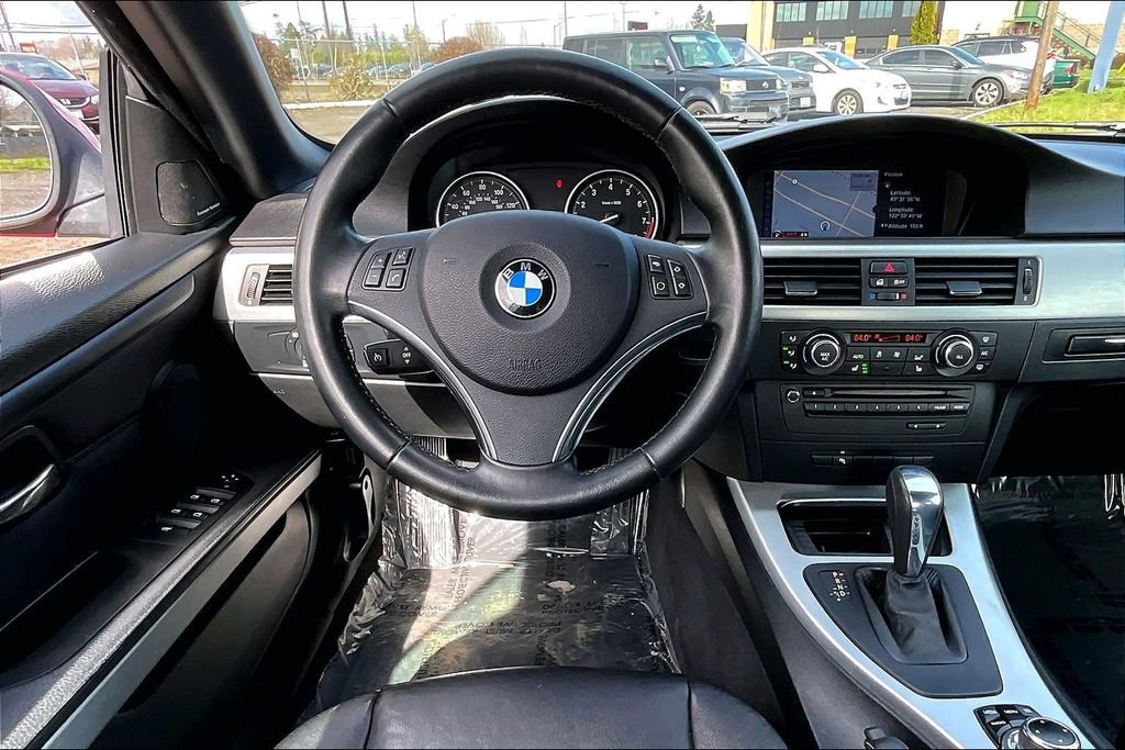 Used 2013 BMW 335i Convertible image 7