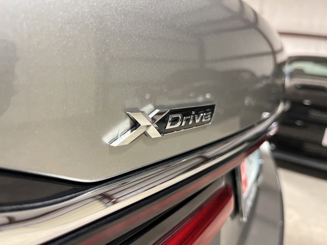 Used 2021 BMW 750i xDrive w/ M Sport Package image 40