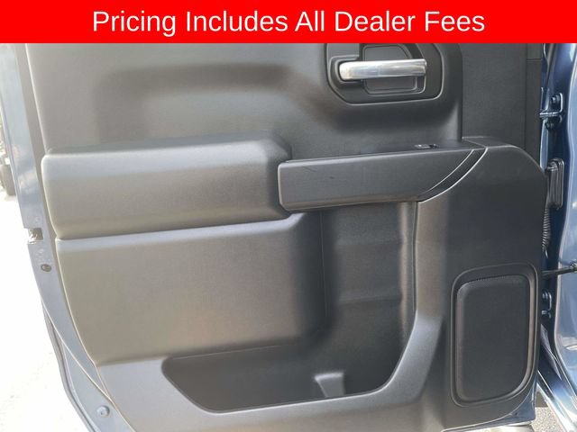 Used 2024 Chevrolet Silverado 1500 Custom w/ Turbomax Blackout Package AWD/4WD image 17
