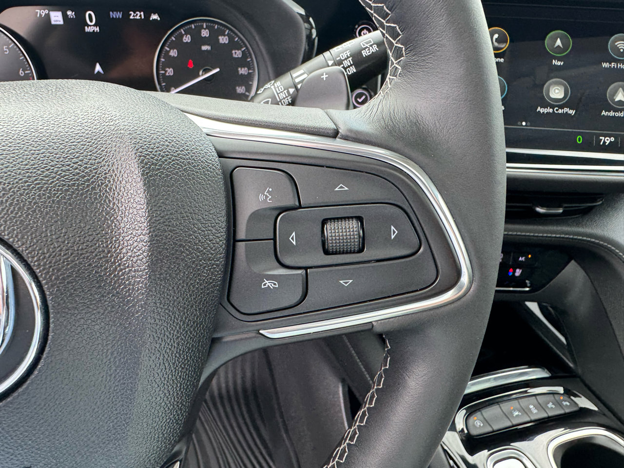 Used 2023 Buick Envision Avenir image 28