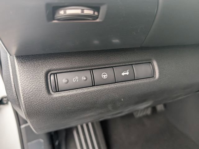 New 2026 Nissan Pathfinder SL image 17