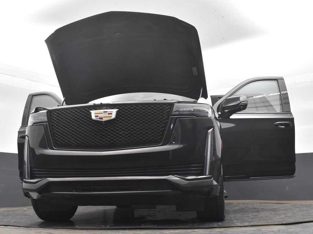 Used 2023 Cadillac Escalade Sport Platinum w/ Heavy-Duty Trailer Package AWD/4WD image 34
