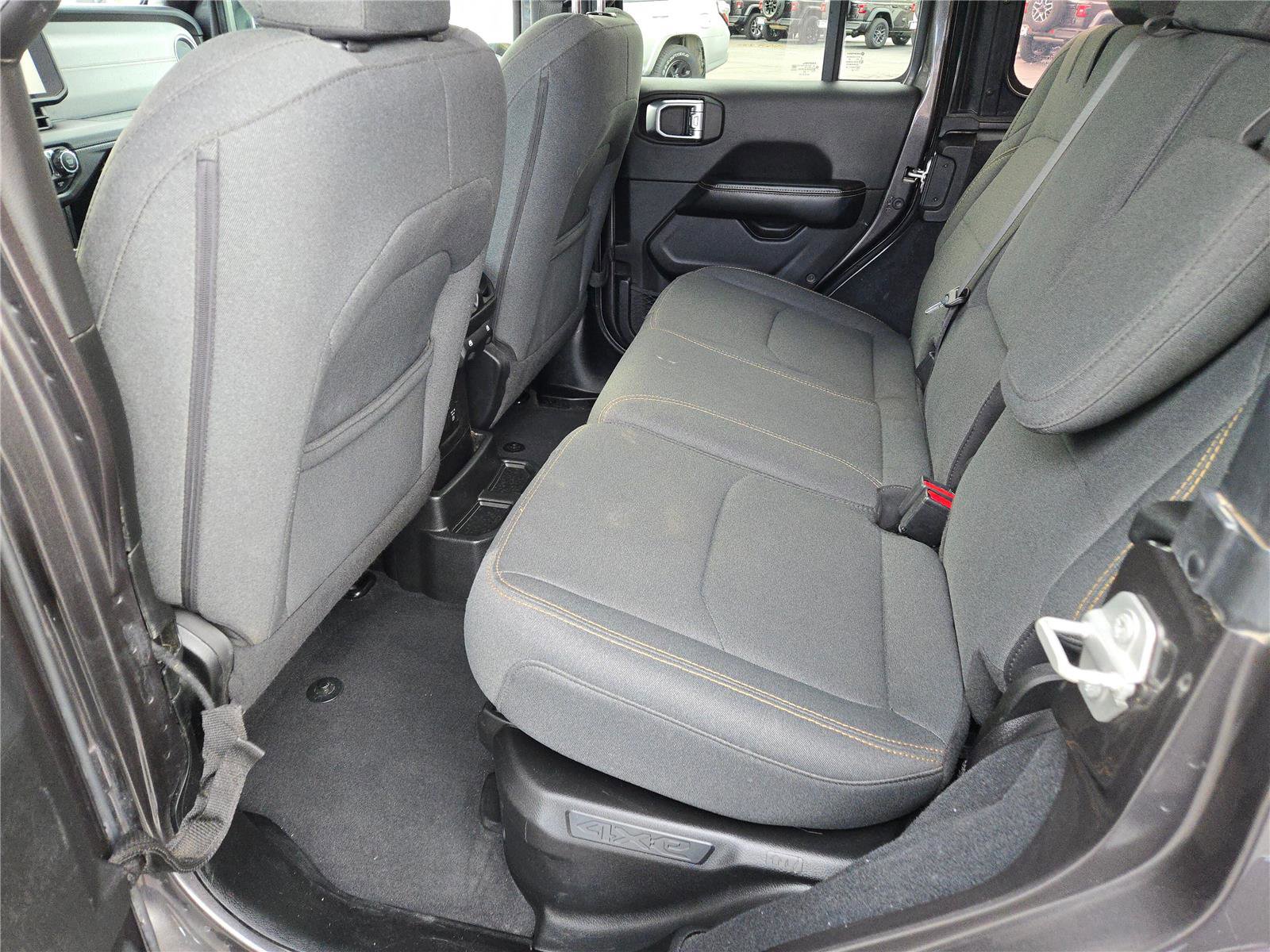 Used 2024 Jeep Wrangler Sahara image 20