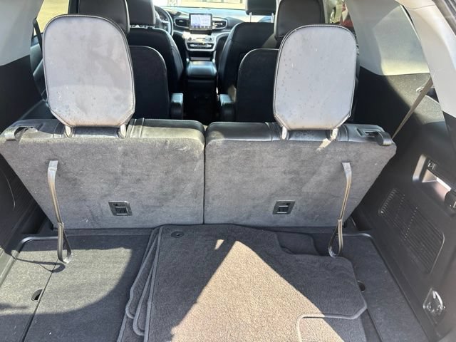 Used 2023 Ford Explorer XLT w/ Equipment Group 202A RWD image 9