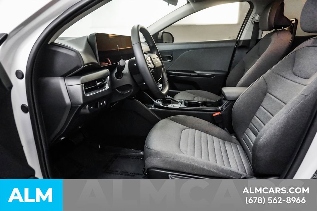 Used 2025 Kia K4 EX image 16