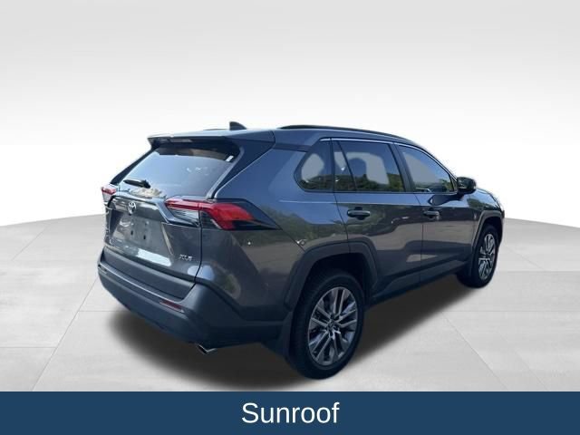 Used 2022 Toyota RAV4 XLE Premium FWD image 9