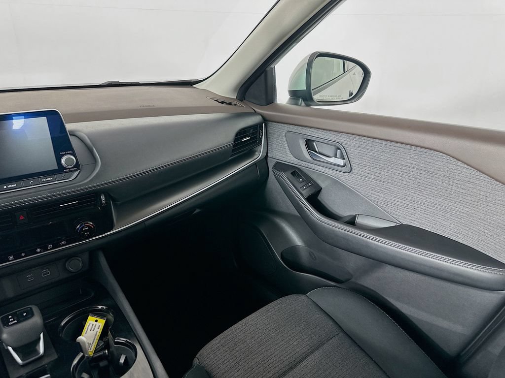 Used 2021 Nissan Rogue SV AWD/4WD image 29