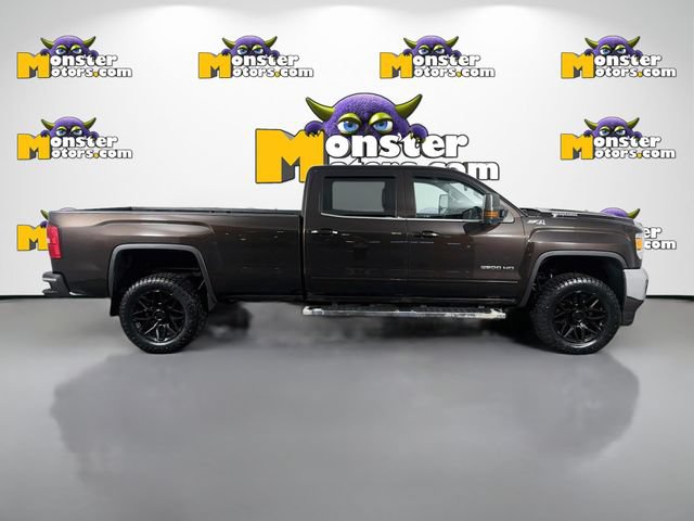 Used 2018 GMC Sierra 2500 SLE w/ SLE Preferred Package AWD/4WD image 4
