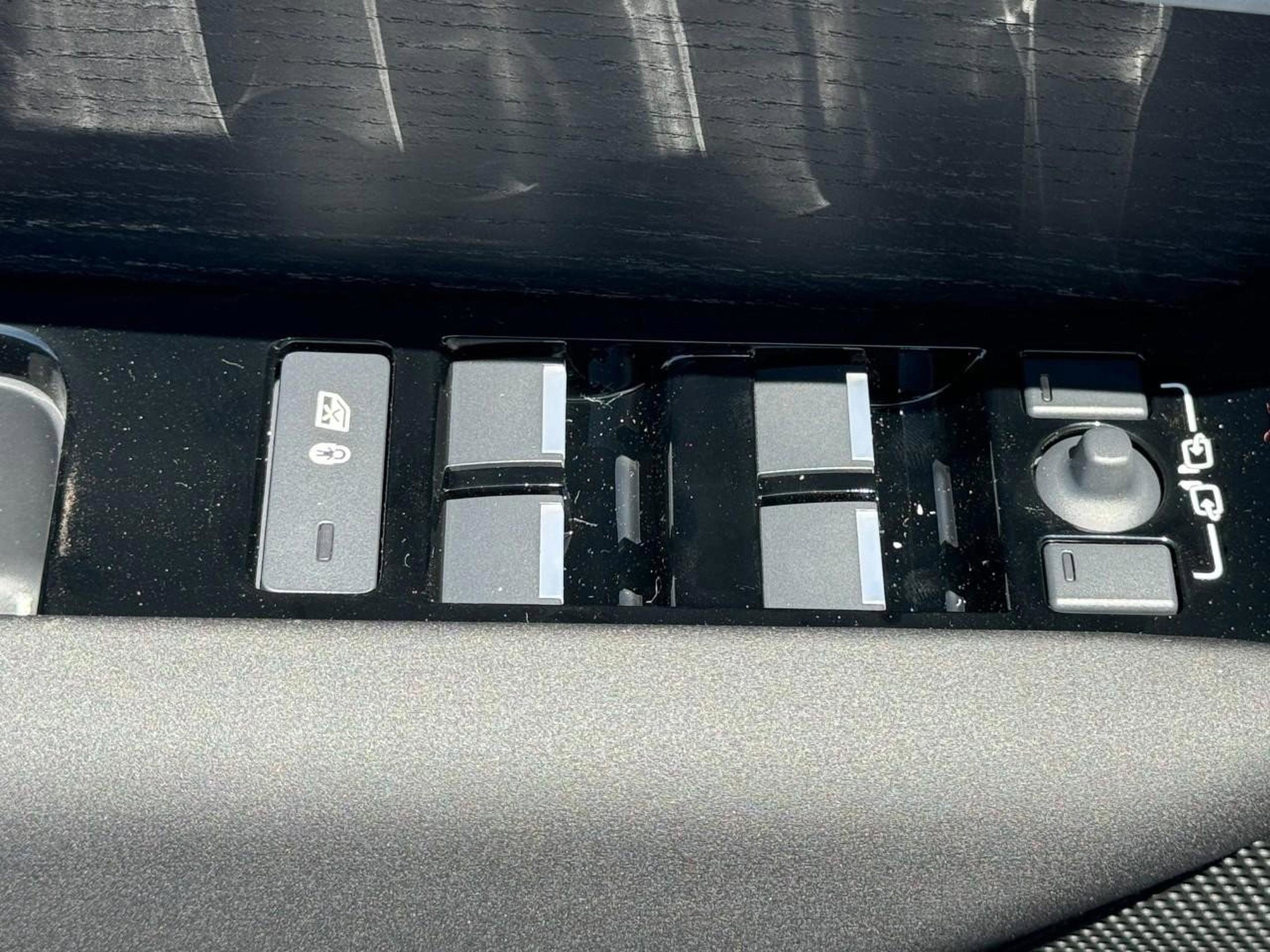 Used 2026 Land Rover Range Rover Velar Dynamic SE image 20