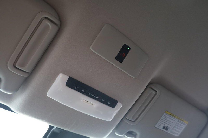 New 2025 Nissan Versa SR w/ Trunk Package image 16