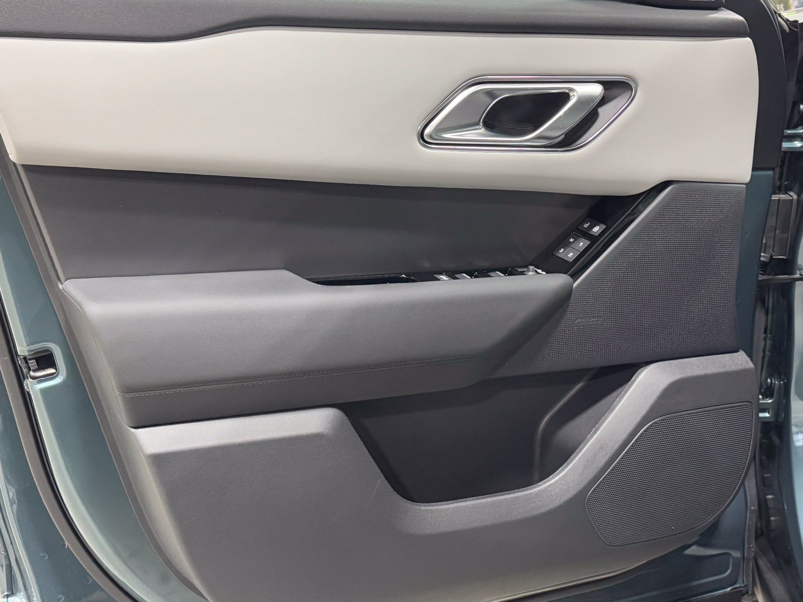 New 2026 Land Rover Range Rover Velar S AWD/4WD image 12