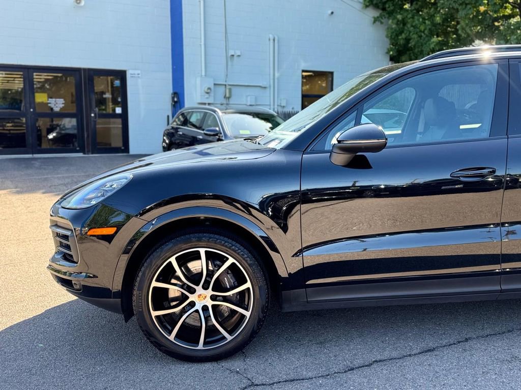 Used 2023 Porsche Cayenne Platinum Edition AWD/4WD image 10