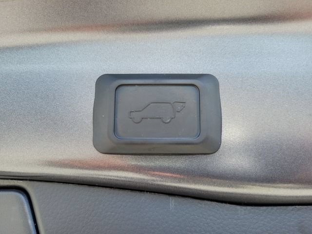 Used 2025 Toyota RAV4 XLE w/ Convenience Package FWD image 8