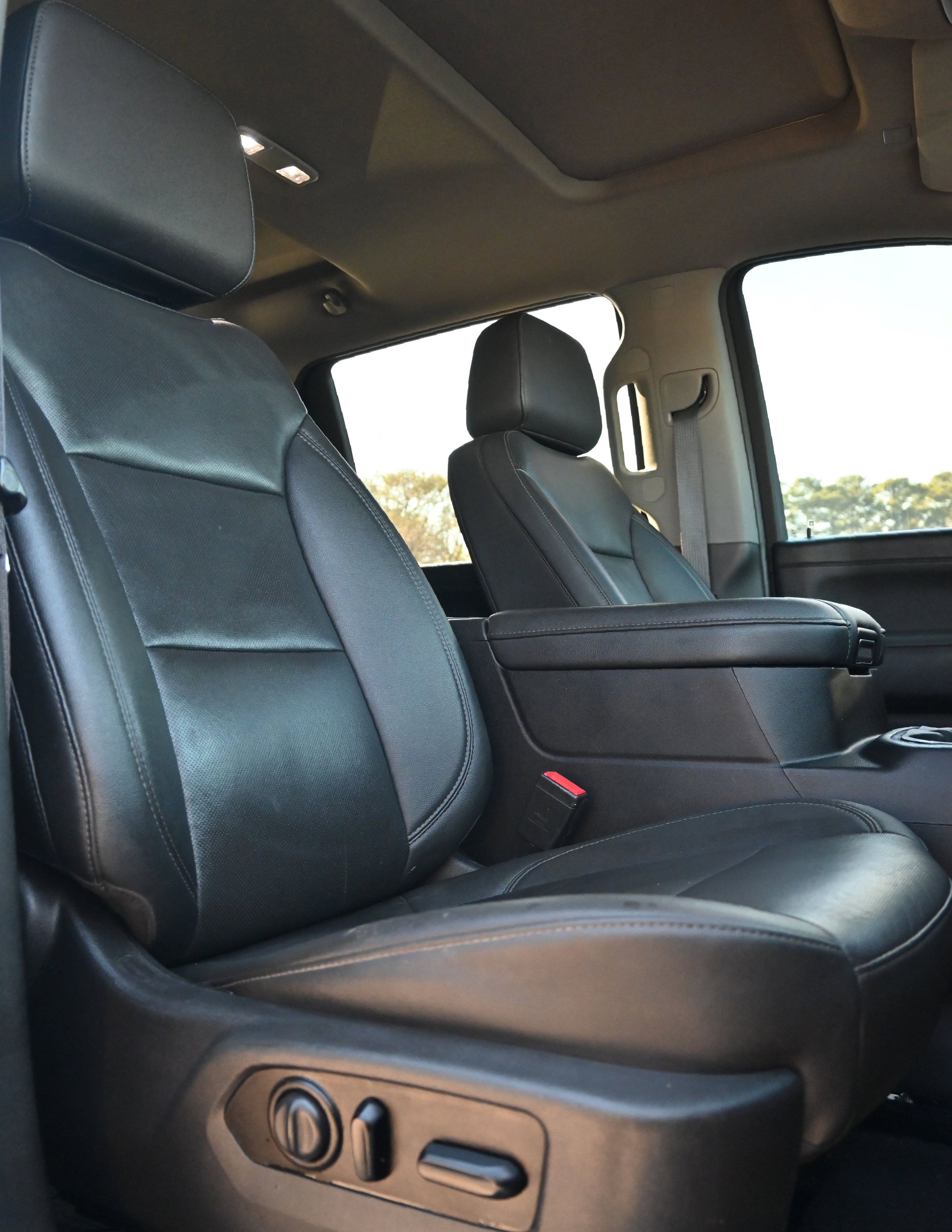 Used 2021 GMC Sierra 3500 SLT w/ SLT Convenience Package image 35