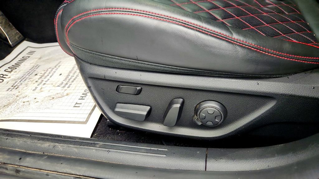 Used 2023 Genesis G70 3.3T w/ Sport Prestige Package RWD image 12