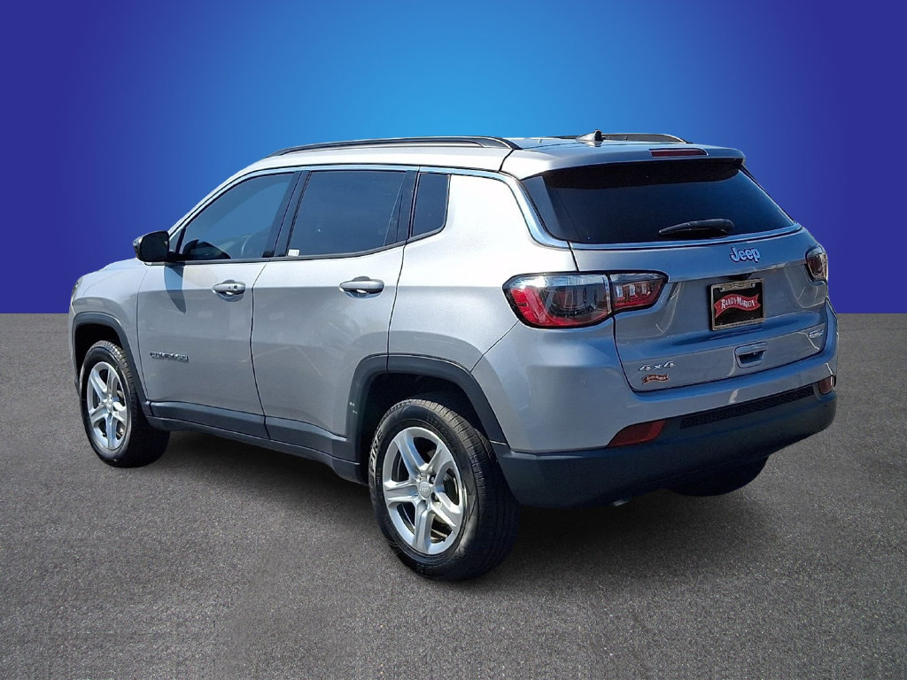 Used 2024 Jeep Compass Latitude AWD/4WD image 6