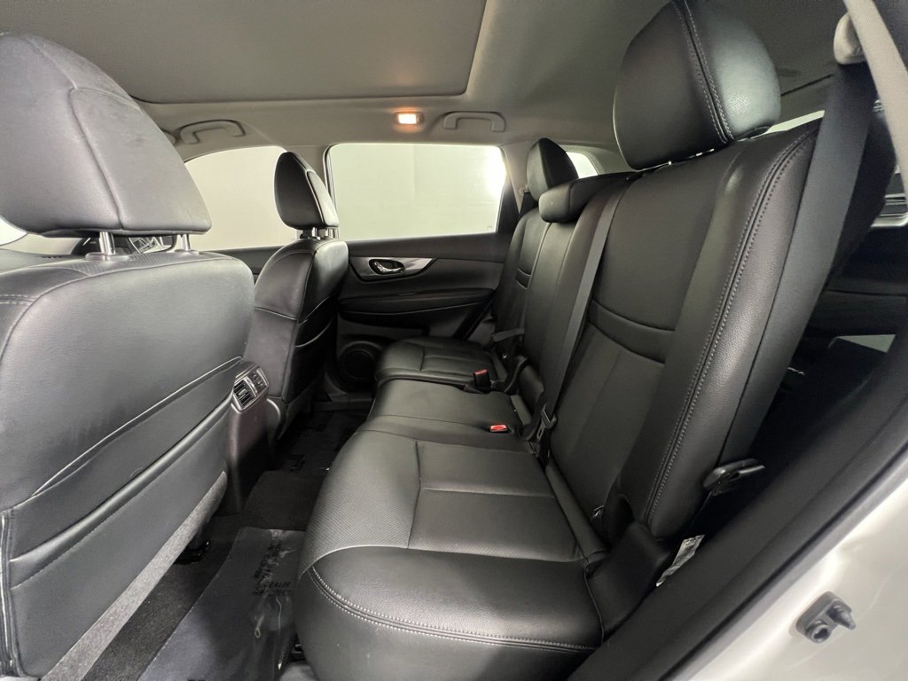 Used 2016 Nissan Rogue SL w/ SL Premium Package image 25