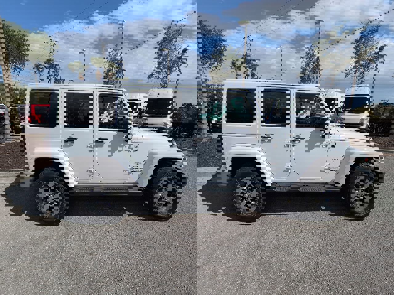 Used 2016 Jeep Wrangler Unlimited Sahara image 4