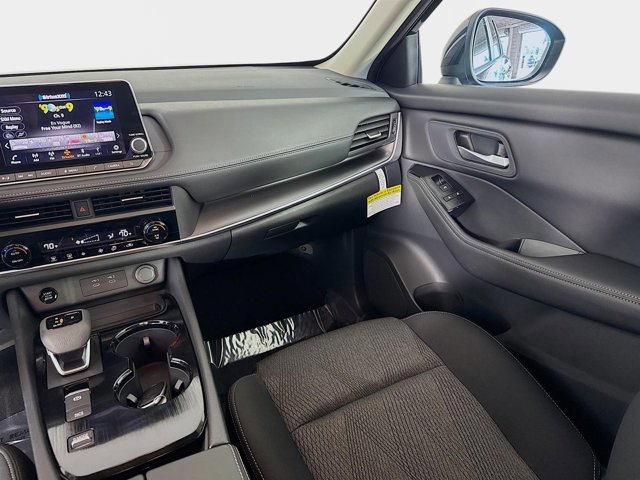 Certified 2026 Nissan Rogue SV image 23