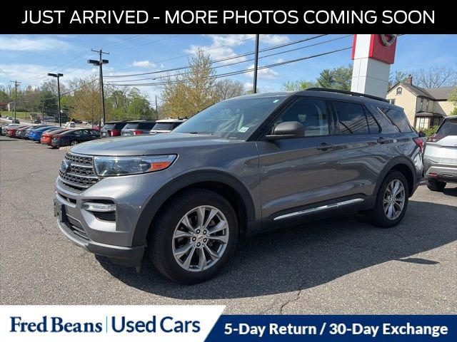 Used 2021 Ford Explorer XLT w/ Equipment Group 202A image 3